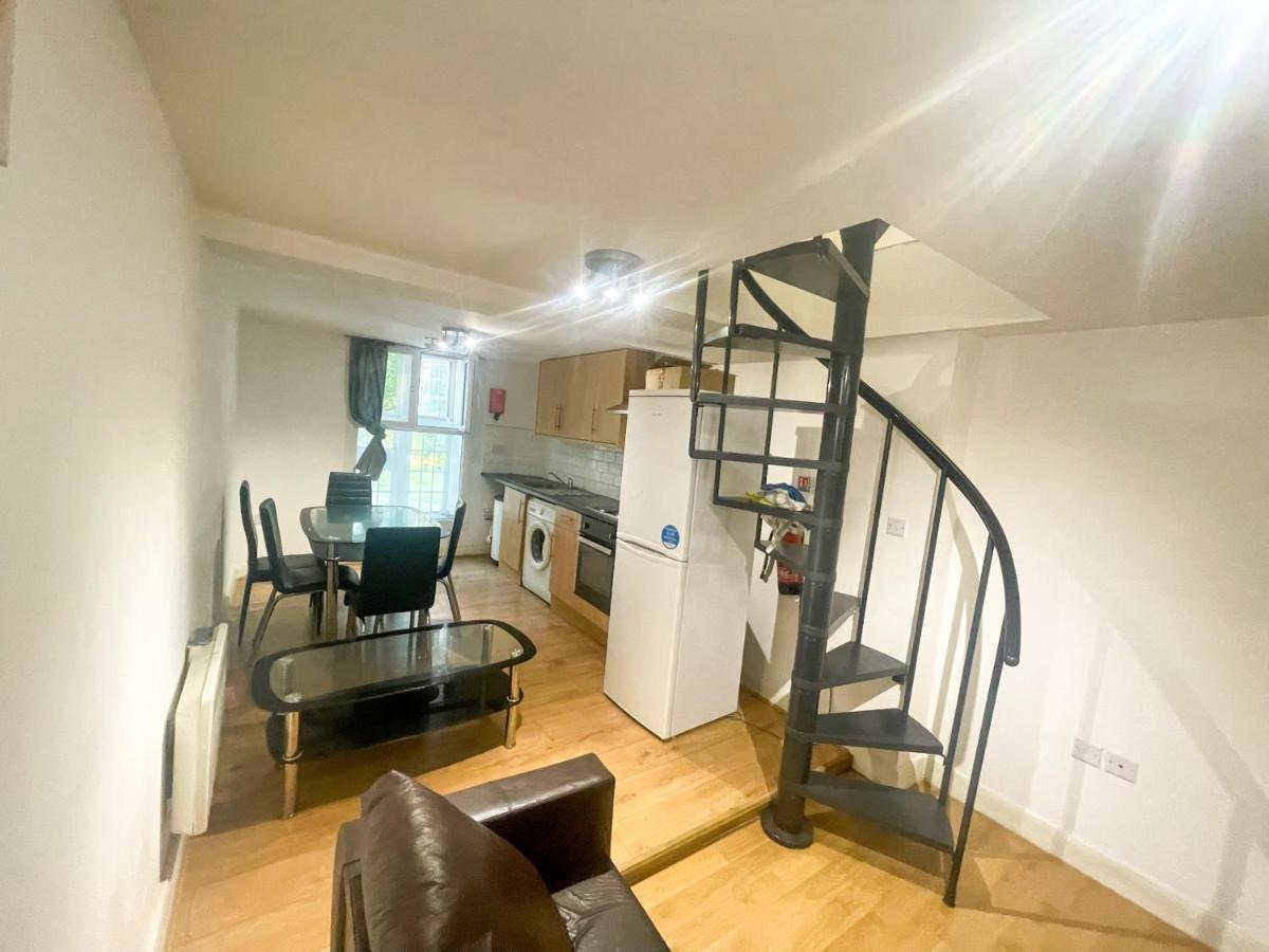 96 Uxbridge Road Apartments Londra Esterno foto